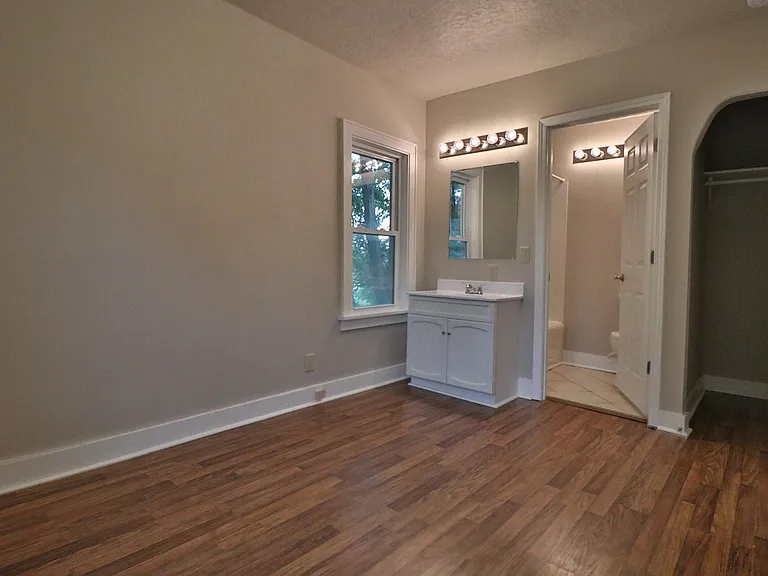 3225 N Lewis Ave (Bravo Team) — Photo 6