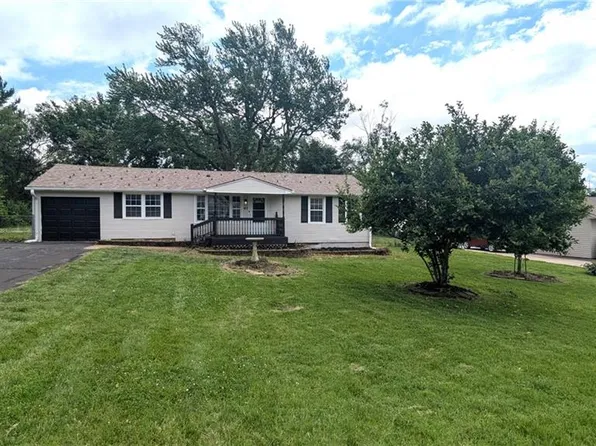 411 N Cogan Ln, Independence, MO 64050