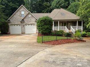 206 Oakview Dr, Salisbury, NC 28146