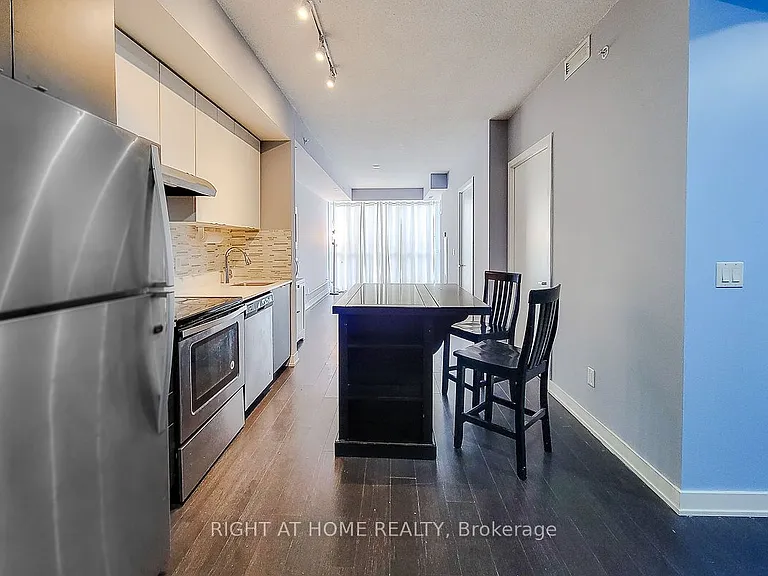 5260 Dundas St #306 — Photo 6