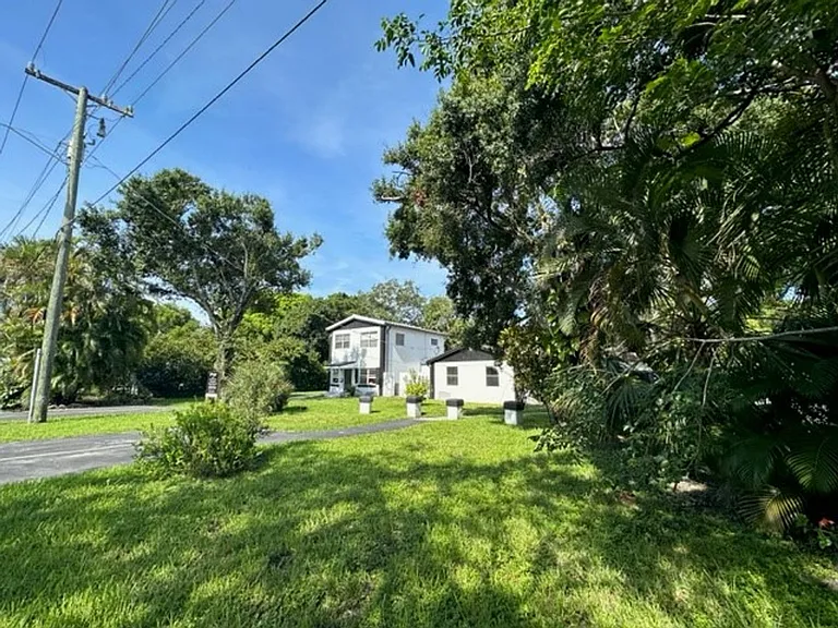3315-3331 SW 15th Ave — Photo 9