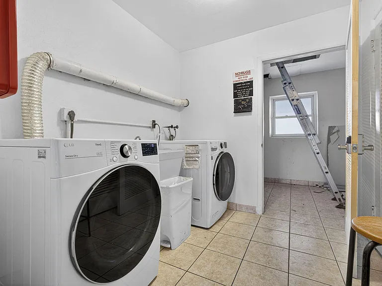 100 Shore Ct #307 — Photo 41