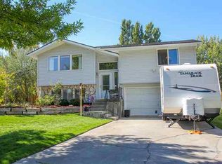 2205 W Blue Jay Ln, West Richland, WA