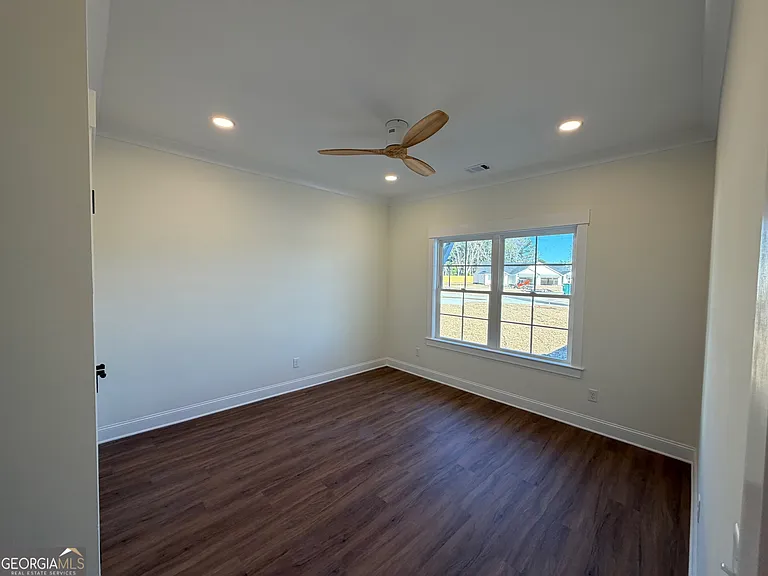 101 Longpoint Dr #A — Photo 9