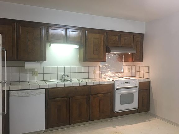 2nd image of 3776 Moorpark Ave APT 3