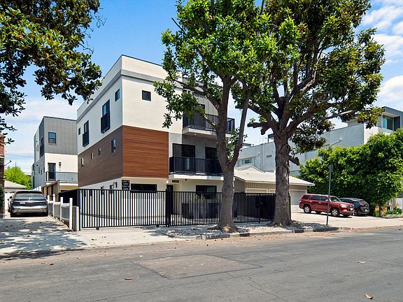 3rd image of 1842 Stoner Ave #1/2