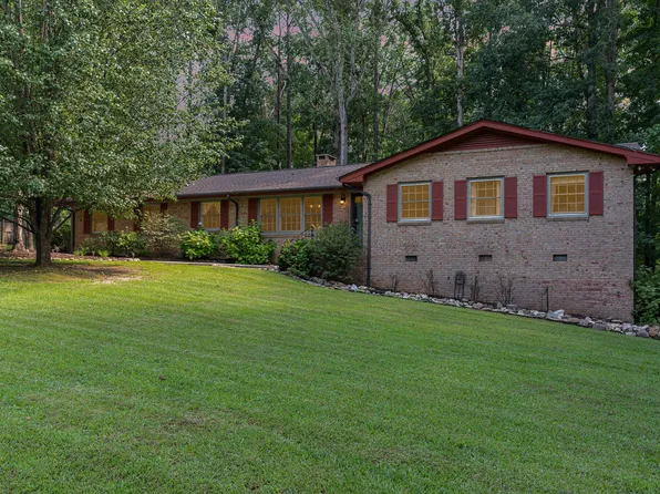 712 Canterbury Rd, Sanford, NC 27330