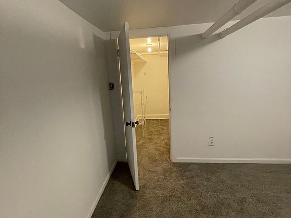 3rd image of 5248 W Melrose St APT G