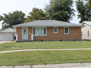 810 S Dickerson St, Palmyra, MO 63461