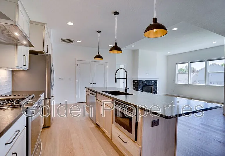 7768 N Girard Cir — Photo 4