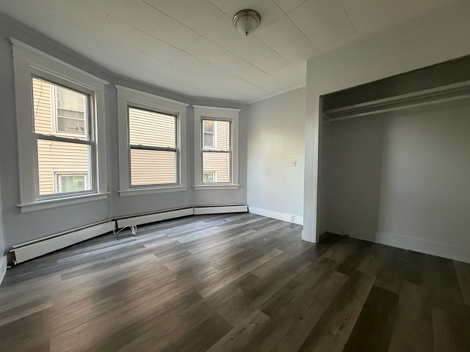 3 bed, 1000 sqft, $1,395 — Photo 4