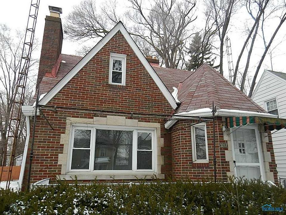 1st image of 3217 Algonquin Pkwy