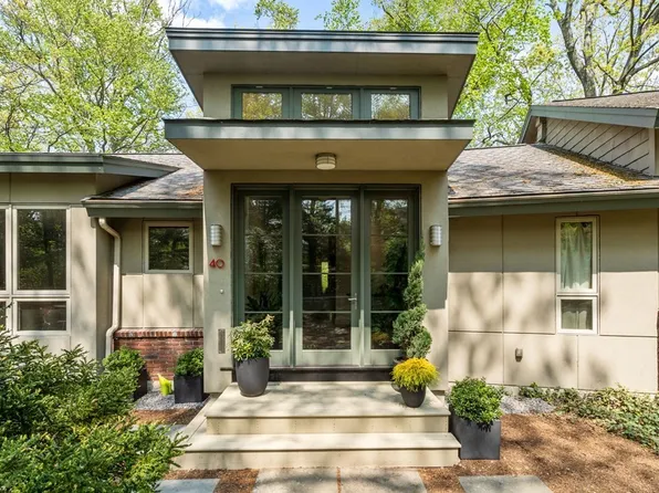 40 Sargent Beechwood, Brookline, MA 02445