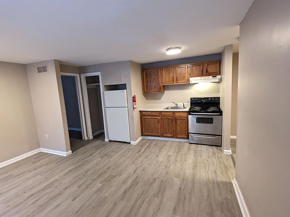 1st image of 601 E 10th St #A
