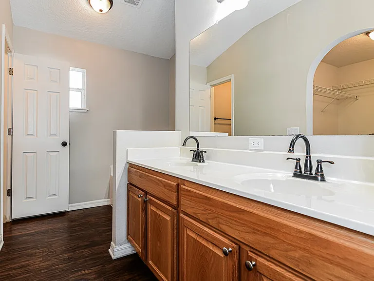 308 Flint St — Photo 11
