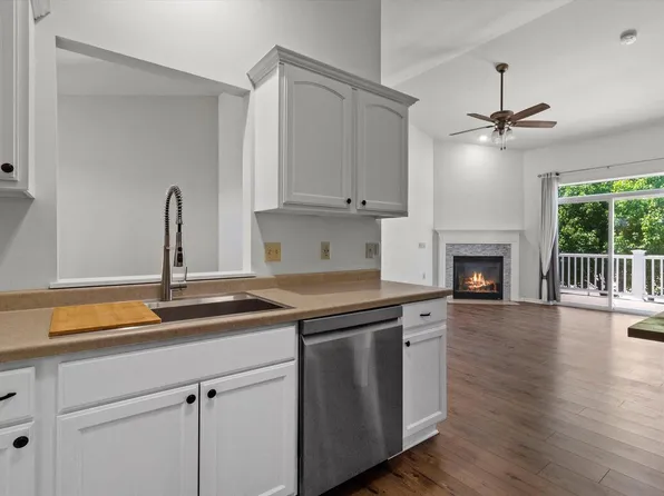 844 Ashley AVENUE 33, Bldg 3, Port Washington, WI 53074