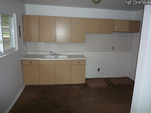 3rd image of 2318 & 2320 Newton St