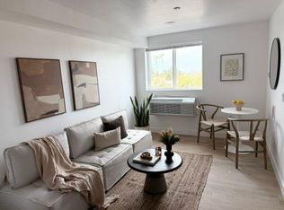 4973 W 21st St #402, Los Angeles, CA 90016