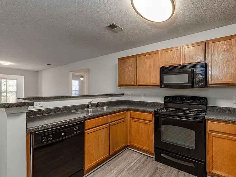 Reserve at Bradbury Place — Photo 9