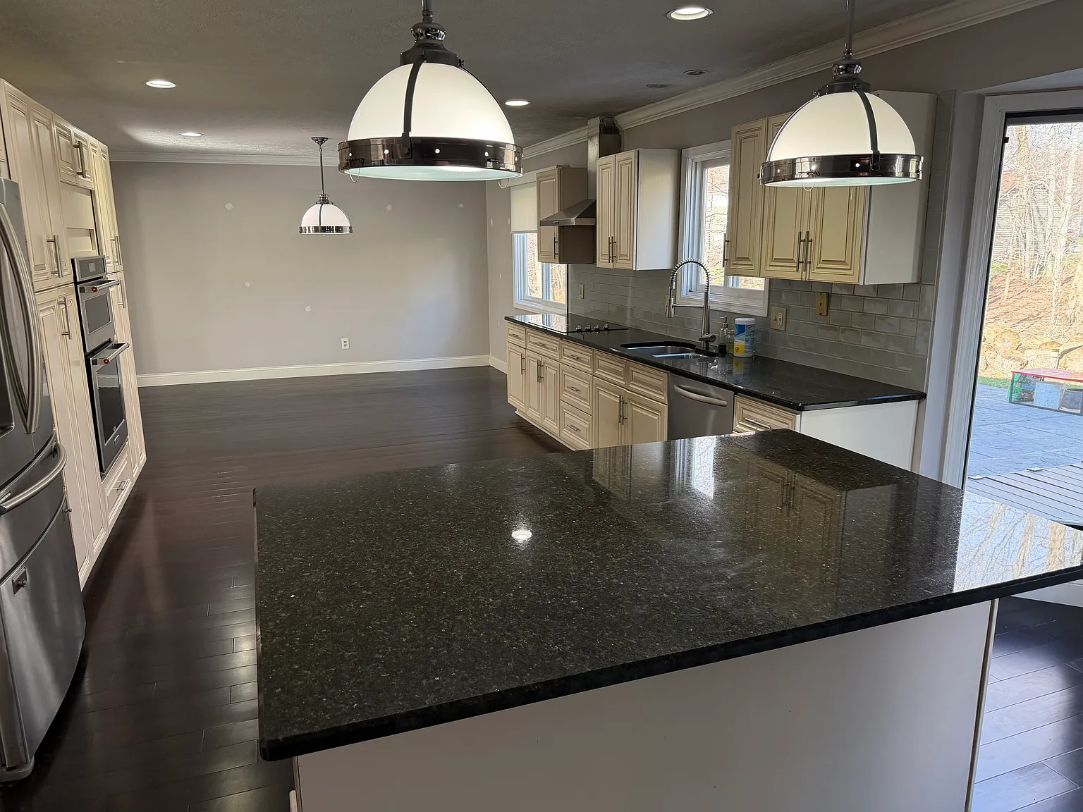 5 bed, 2.5 bath, 3010 sqft, $3,400 — Photo 4
