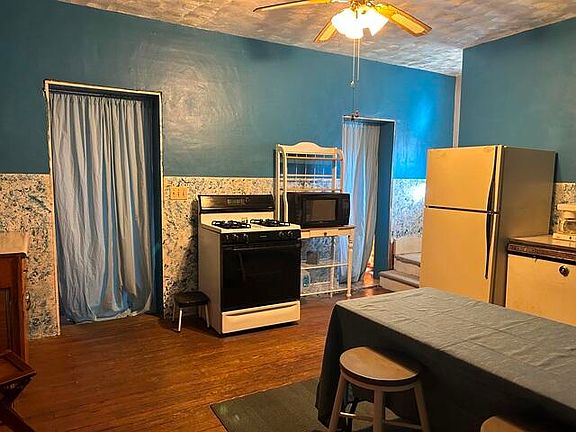 5th image of 65 Spruce Ln