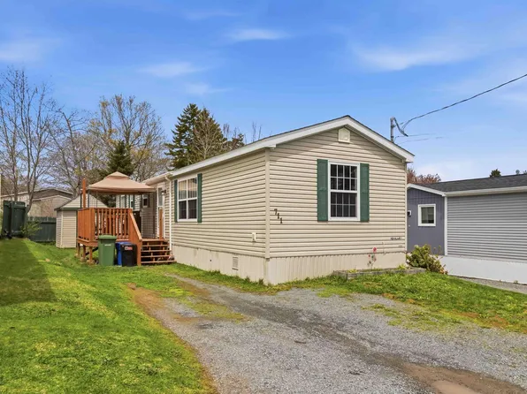 711 Fern Dr, Beaver Bank, NS B4E 1M1