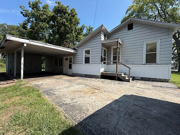 2nd image of 758 Oak Ave