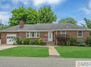 65 Lake View Blvd, Edison, NJ 08817