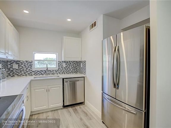 3rd image of 8921 S Hollybrook Blvd APT 204