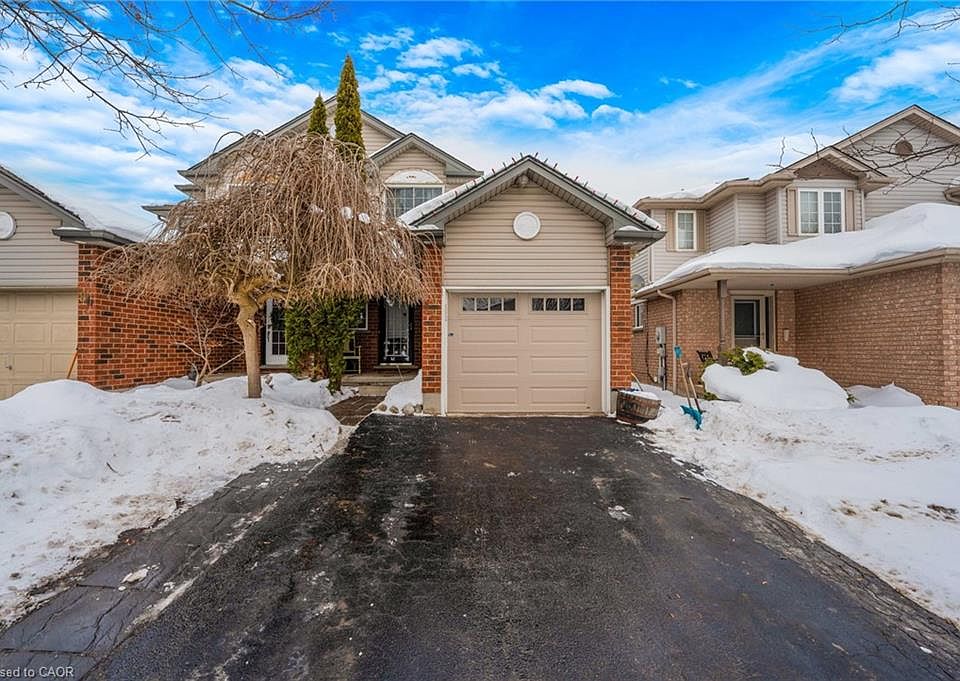 1st image of 84 Wood Grove Cres