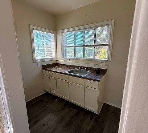 4th image of 1201 E Stafford St APT G