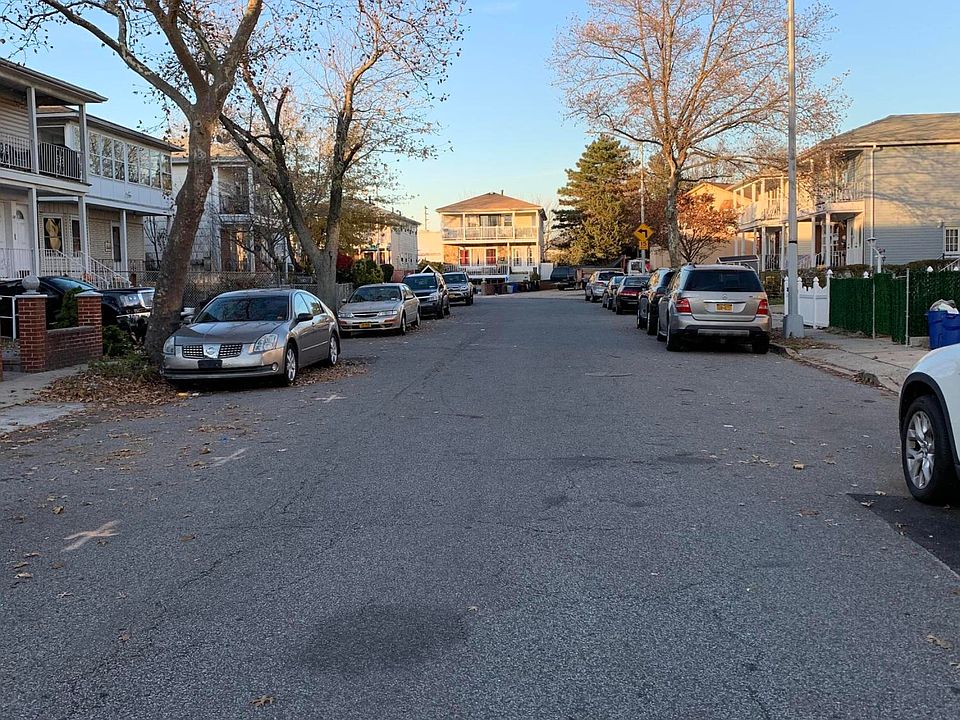 2nd image of 35 Woodcrest Rd