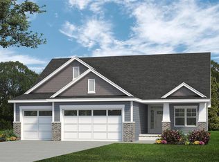 1318 Orchard Lakes Cir, Belleville, IL 62220