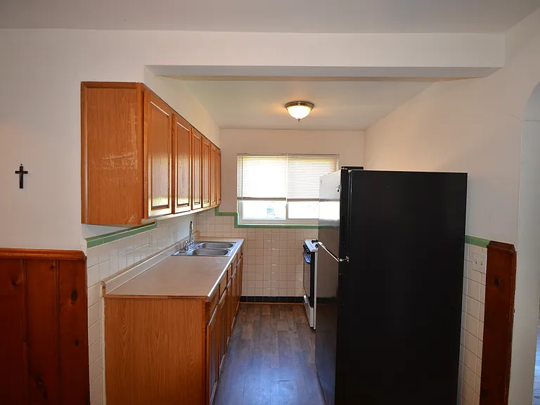 2553 Williams Ave #3 — Photo 5