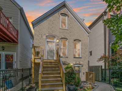 2418 W Charleston St, Chicago, IL, 60647