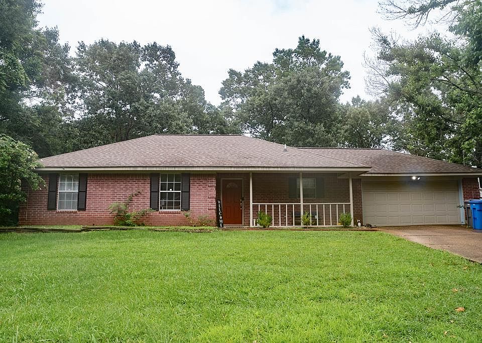 1st image of 201 River Oak St
