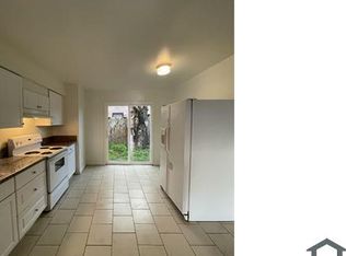 4421 E Hedges Ave APT C, Fresno, CA 93703
