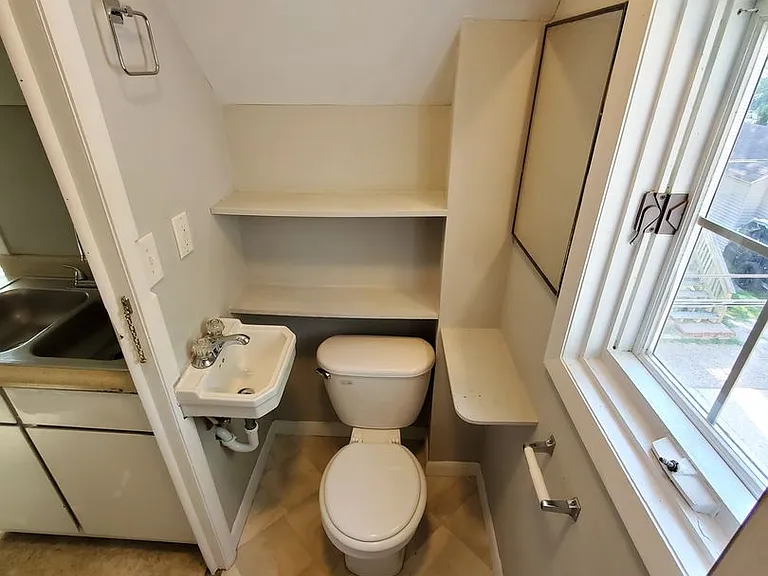112 Fairbanks St NE — Photo 24
