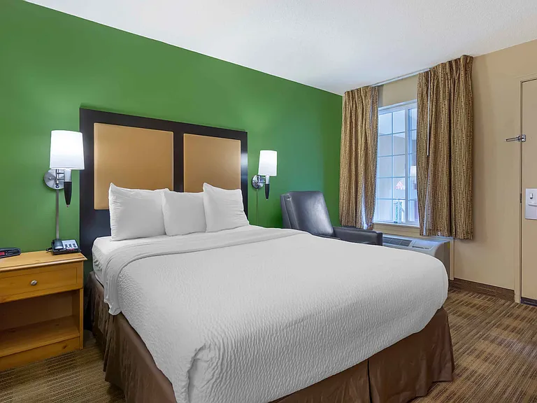 Studio Suite - 1 Queen Bed