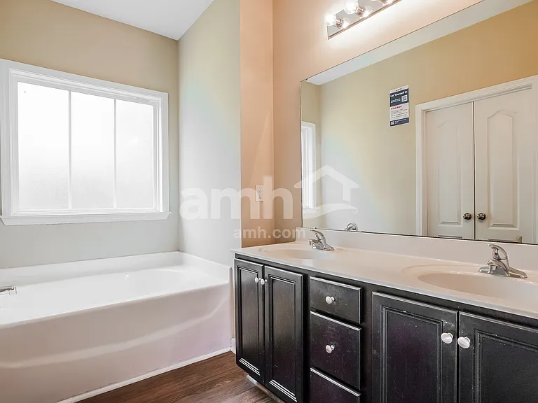 48 Kings Canyon Ct — Photo 11