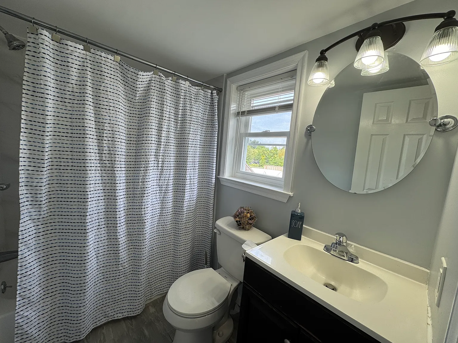 1 bed, 750 sqft, $1,600 — Photo 4