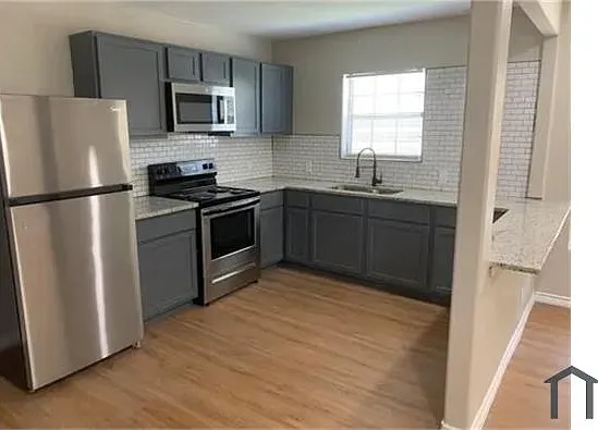 2 bed, 850 sqft, $1,100 — Photo 2