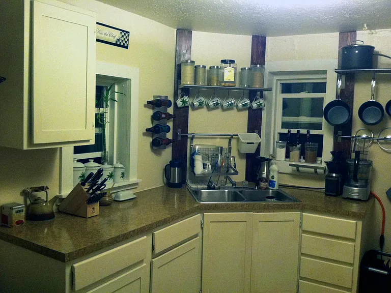 717 Mathews St — Photo 2