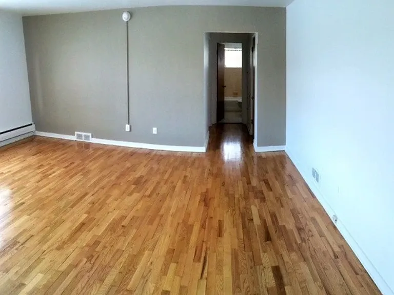 Senate Place Apartments — Photo 21