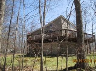 145 Oakenshield Dr, Tamiment, PA