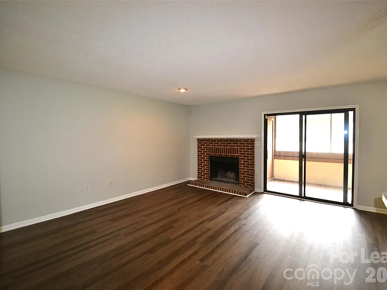 7124 Winery Ln — Photo 3