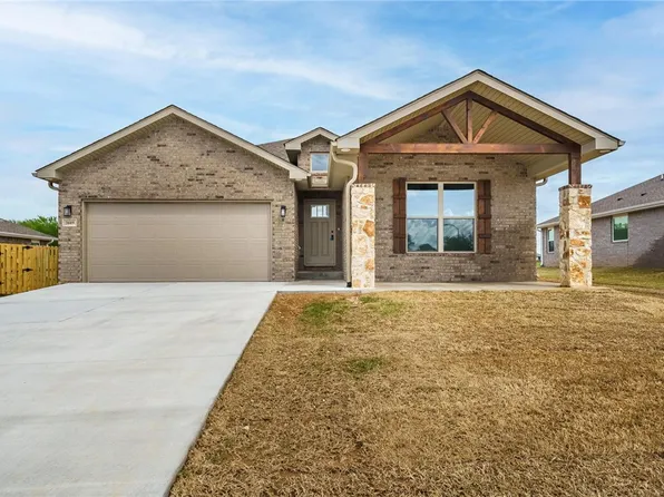 3609 N J R Martin Dr, Siloam Springs, AR 72761