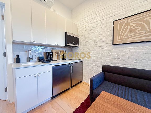 5th image of 322 E 11th St #10