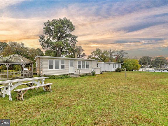 2nd image of 24524 Fullbrook Ln