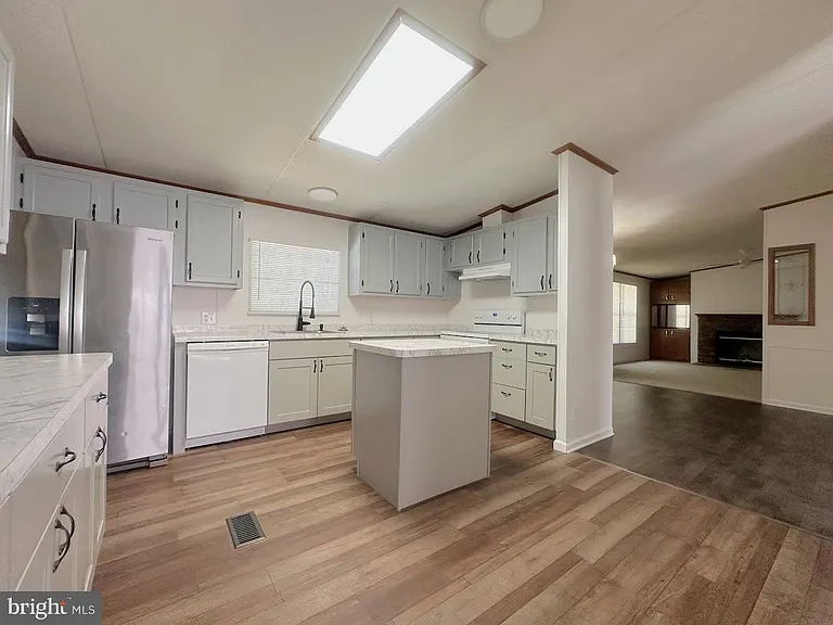 107 Melvin Ave — Photo 4